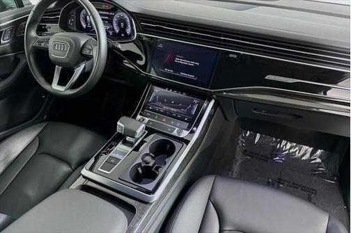 2023 Audi Q7 45 Premium Plus
