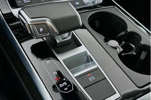 2023 Audi Q7 45 Premium Plus