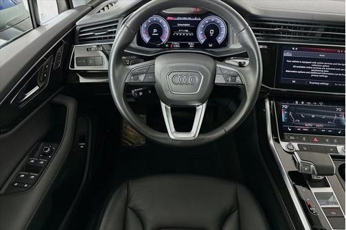 2023 Audi Q7 45 Premium Plus