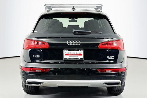 Brilliant Black 2018 Audi Q5 2.0T Tech Premium