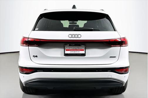 2025 Audi Q6 e-tron Premium Plus quattro