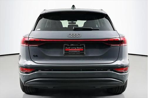 2025 Audi Q6 e-tron Premium Plus quattro
