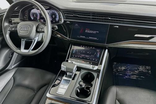 Mythos Black Metallic 2022 Audi Q7 55 Prestige