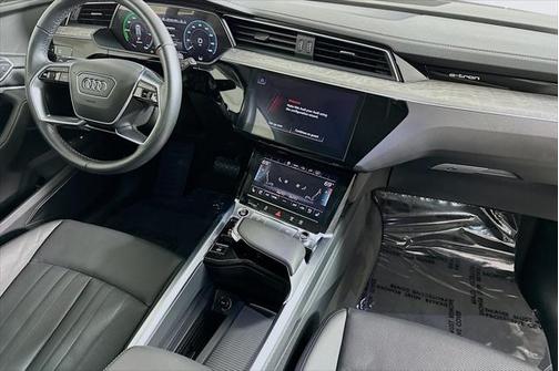 2024 Audi Q8 e-tron Premium Plus