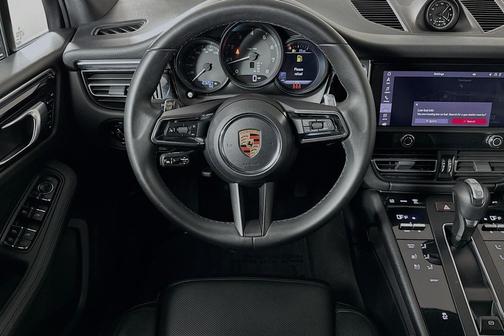2023 Porsche Macan 