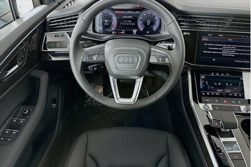 2025 Audi Q7 55 Premium Plus