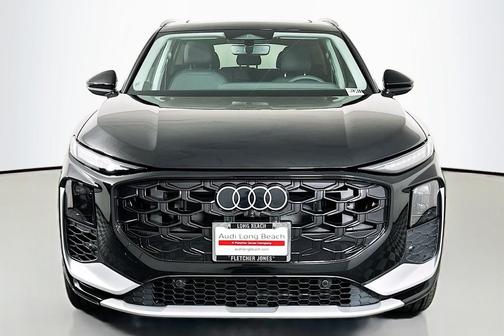 Mythos Black Metallic 2026 Audi Q3 TFSI quattro S tronic