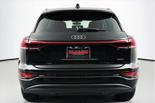 2025 Audi Q6 e-tron Premium quattro