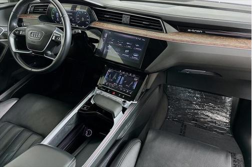 2019 Audi e-tron Premium Plus