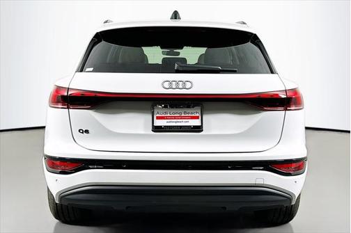 2025 Audi Q6 e-tron Premium quattro
