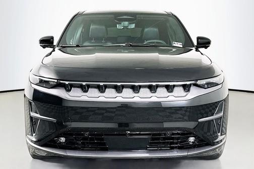 Diamond Black Crystal Pearlcoat 2024 Jeep Wagoneer S Launch Edition