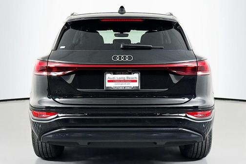 2025 Audi Q6 e-tron Premium quattro
