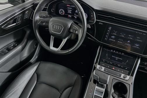 2023 Audi Q7 45 Premium Plus