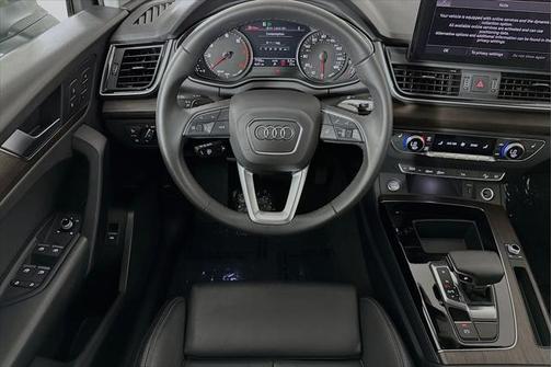 2024 Audi Q5 45 S line Premium