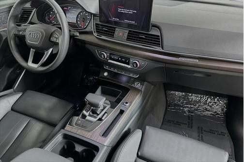 2024 Audi Q5 45 S line Premium