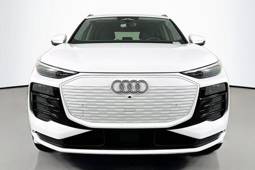 2025 Audi Q6 e-tron Premium Plus quattro