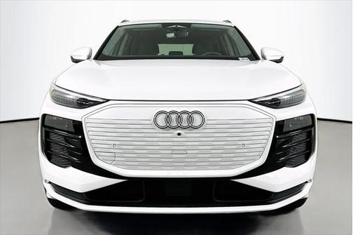 2025 Audi Q6 e-tron Premium Plus quattro