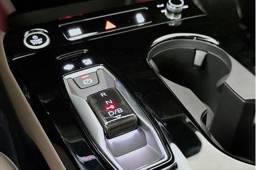 2025 Audi Q6 e-tron Premium Plus quattro