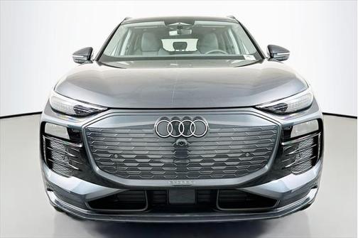 2025 Audi Q6 e-tron Premium Plus quattro