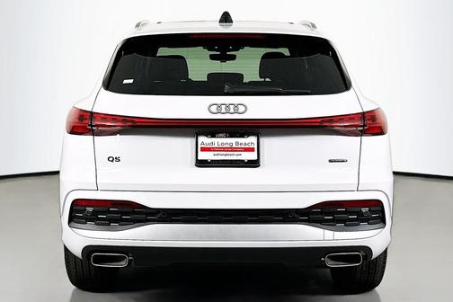 Glacier White Metallic 2026 Audi Q5 Premium TFSI quattro S tronic