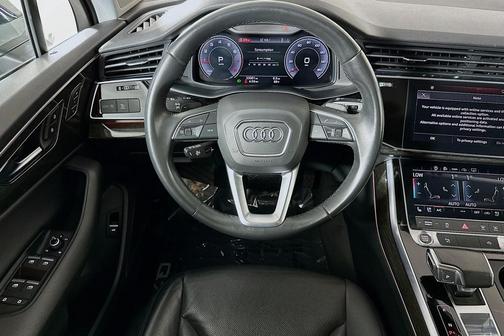 2022 Audi Q7 45 Premium Plus