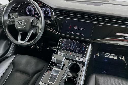 2022 Audi Q7 45 Premium Plus