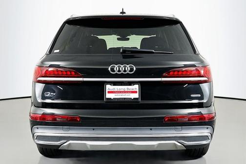2022 Audi Q7 45 Premium Plus
