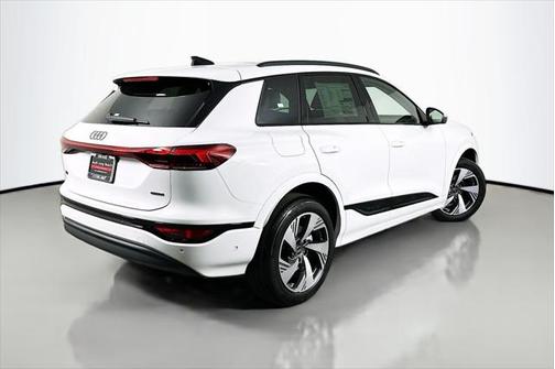 2025 Audi Q6 e-tron Premium Plus quattro