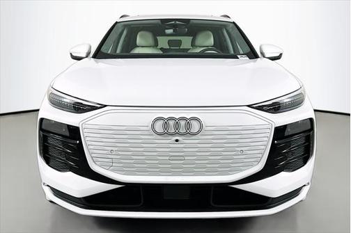 2025 Audi Q6 e-tron Premium Plus quattro