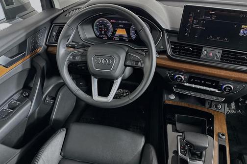2023 Audi Q5 55 S line Premium