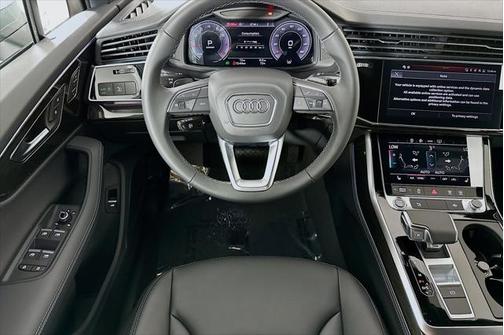 2025 Audi Q7 45 Premium Plus