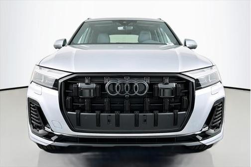 2025 Audi Q7 45 Premium Plus
