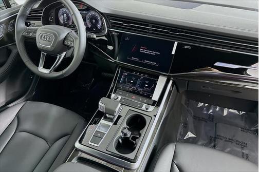 2025 Audi Q7 45 Premium Plus