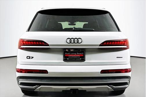 2022 Audi Q7 45 Premium Plus