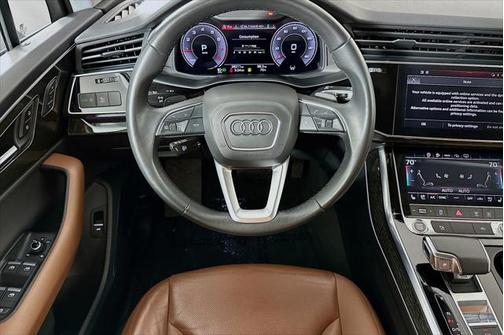 2022 Audi Q7 45 Premium Plus