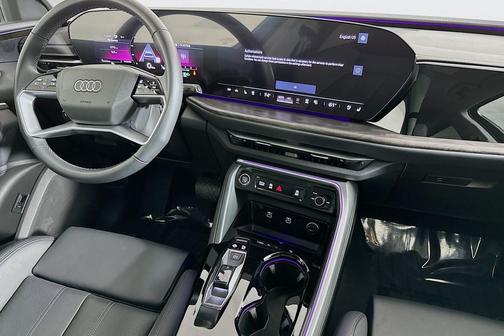 Glacier White Metallic 2025 Audi Q5 Premium Plus TFSI quattro S tronic