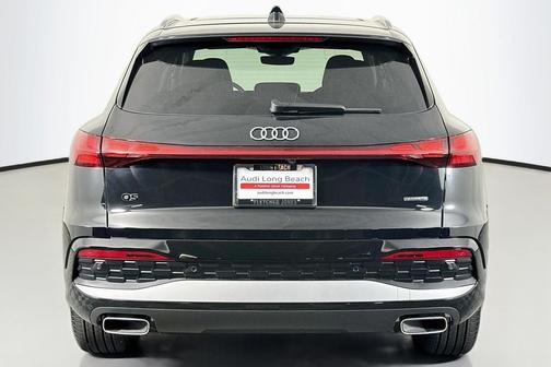 Mythos Black Metallic 2025 Audi Q5 Prestige TFSI quattro S tronic