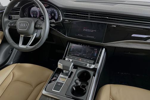2025 Audi Q7 55 Premium Plus