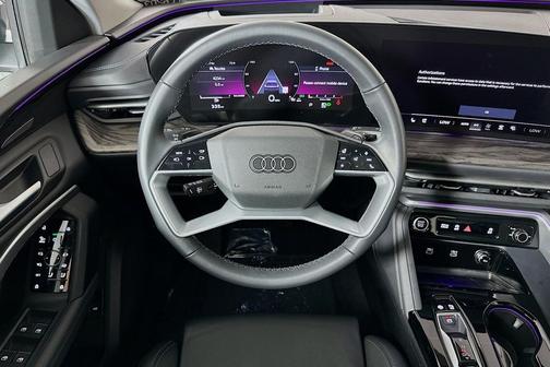 Tambora Gray Metallic 2025 Audi Q5 Premium Plus TFSI quattro S tronic