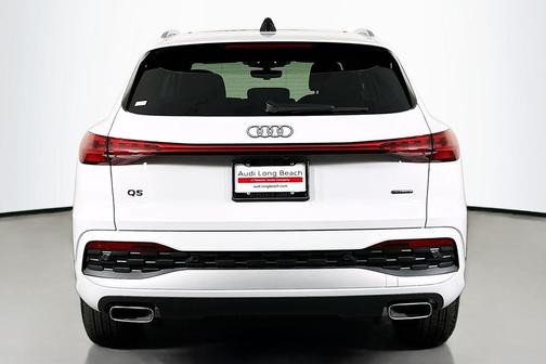 Glacier White Metallic 2026 Audi Q5 Premium TFSI quattro S tronic