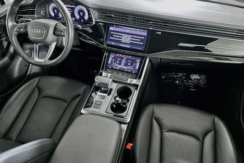 Mythos Black Metallic 2023 Audi Q7 45 Premium