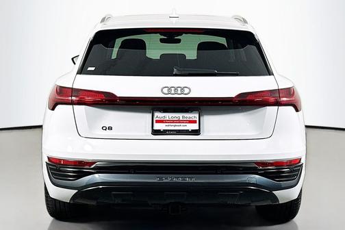 2024 Audi Q8 e-tron Premium Plus