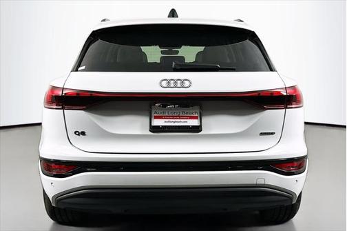 2025 Audi Q6 e-tron Premium quattro