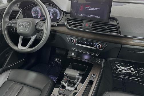2022 Audi Q5 45 S line Premium Plus
