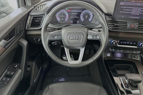 2022 Audi Q5 45 S line Premium Plus