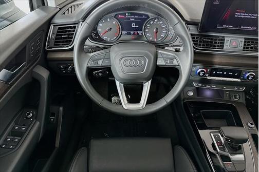2024 Audi Q5 45 S line Premium