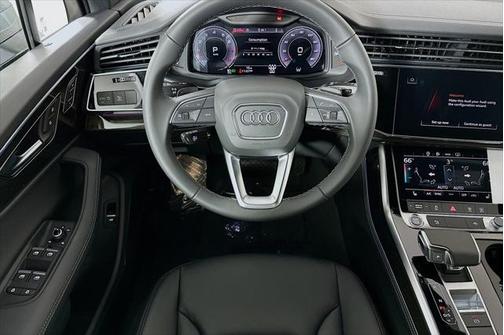 2025 Audi Q7 55 Premium Plus