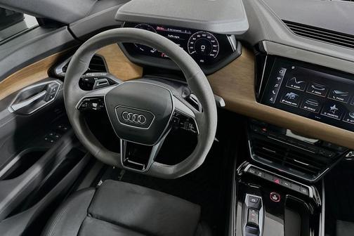 2022 Audi e-tron GT Premium Plus