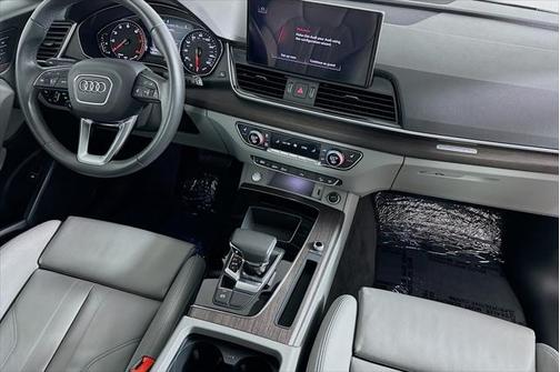 2024 Audi Q5 45 S line Premium