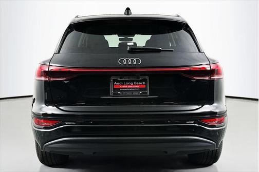 2025 Audi Q6 e-tron Premium quattro